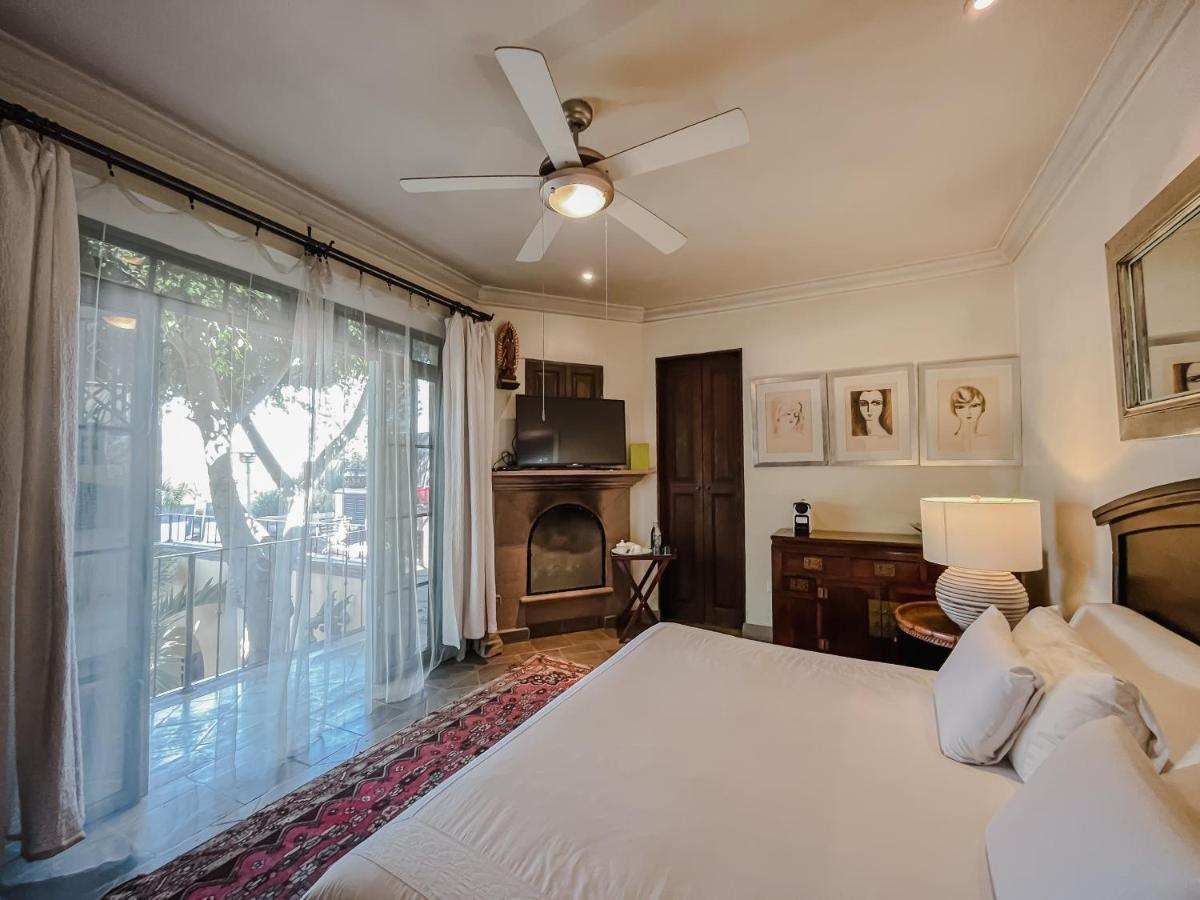 Bed and Breakfast Casa Florida Альенде Экстерьер фото