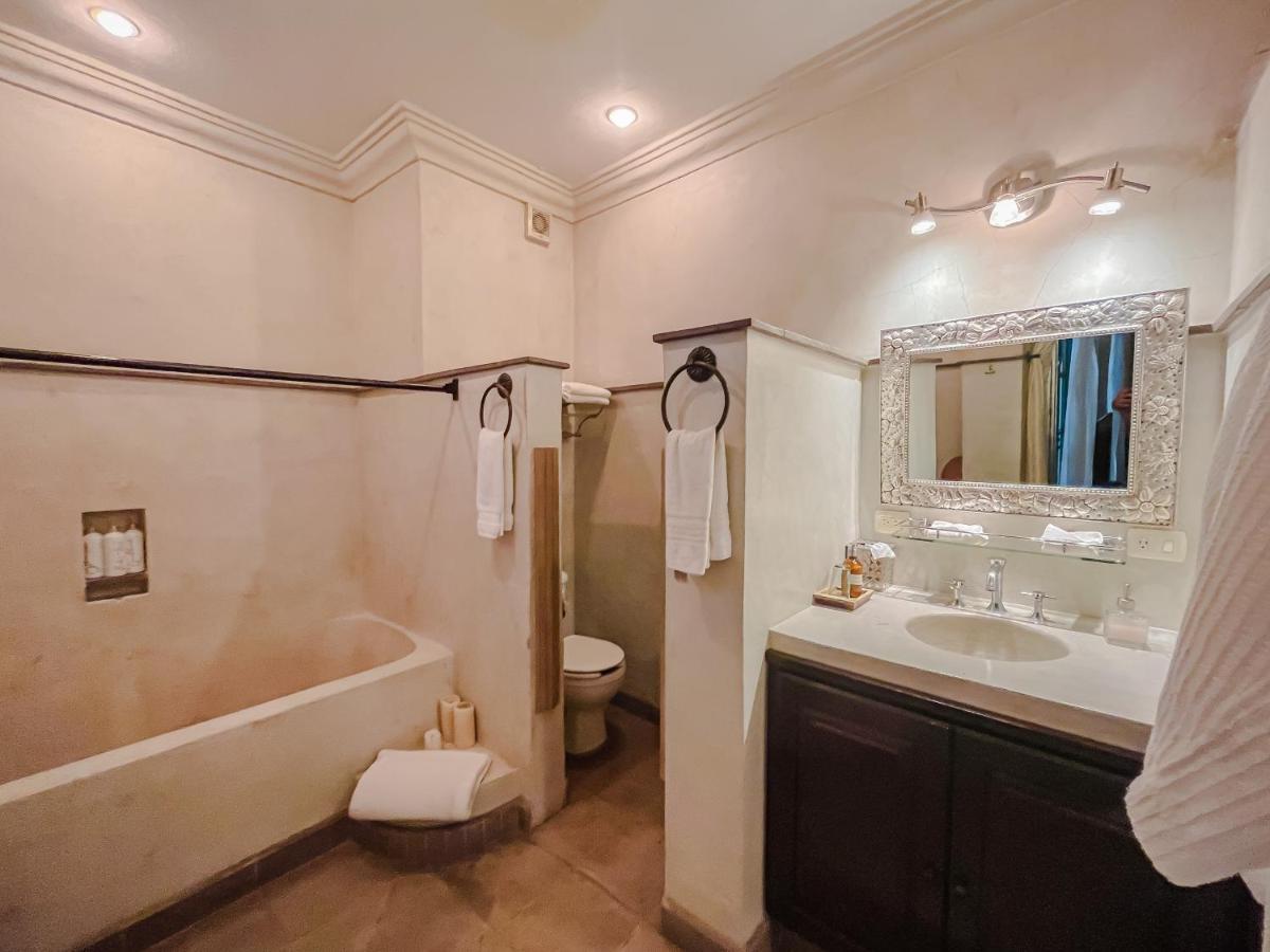 Bed and Breakfast Casa Florida Альенде Экстерьер фото