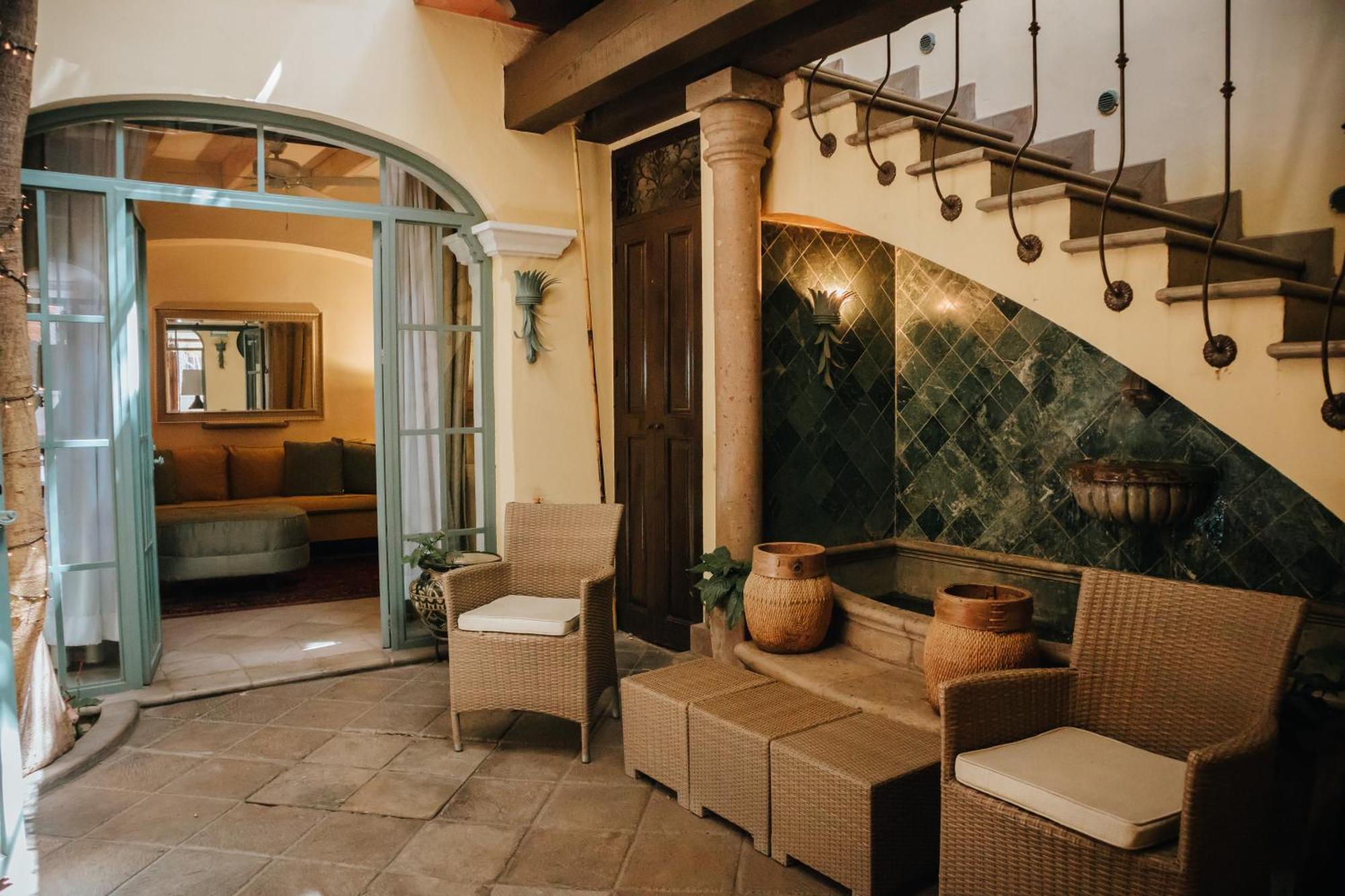 Bed and Breakfast Casa Florida Альенде Экстерьер фото