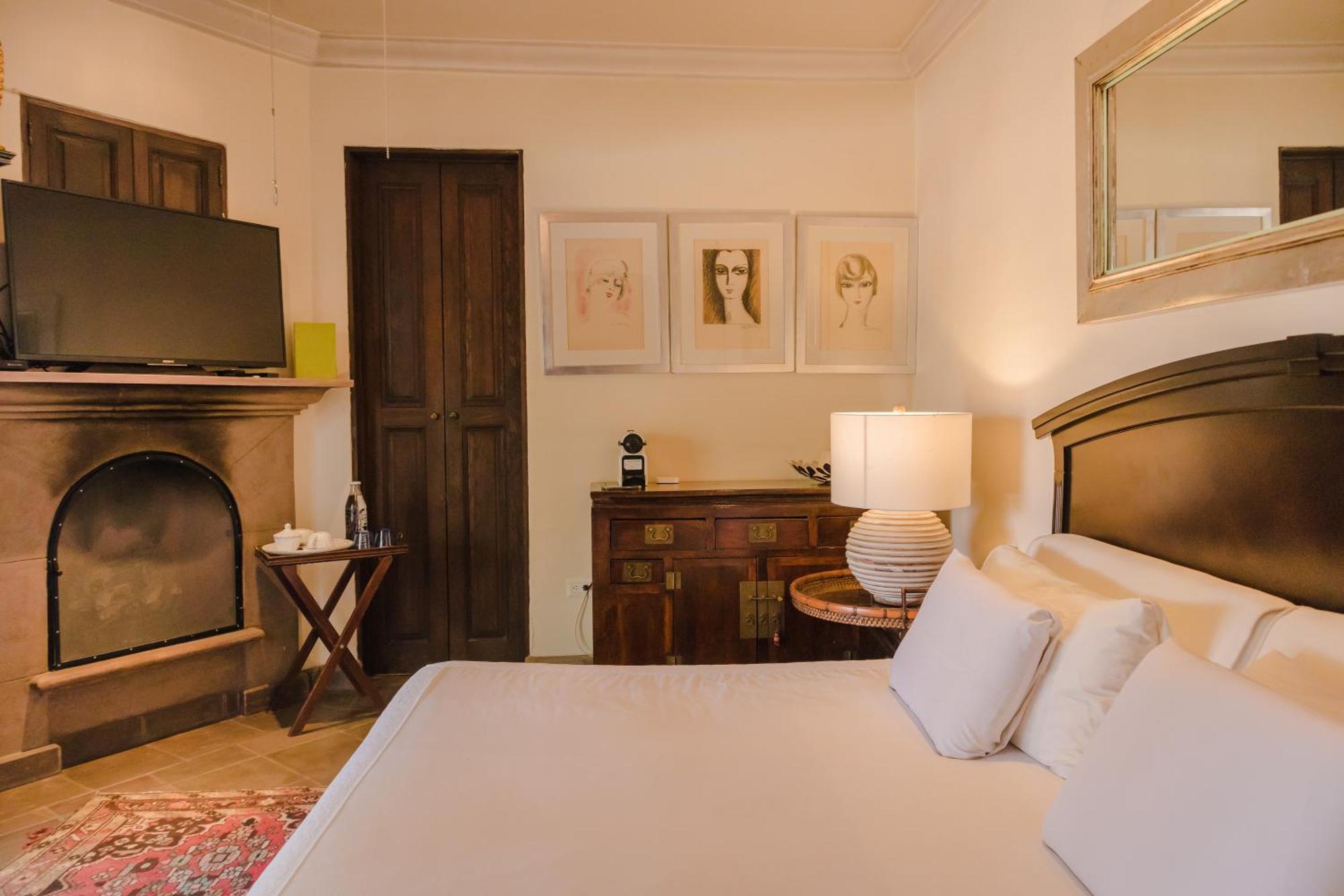 Bed and Breakfast Casa Florida Альенде Экстерьер фото